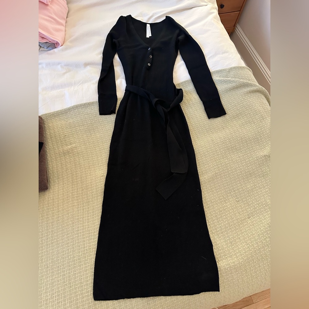 Aritzia Elegant Black Knit Long Sleeve Dress